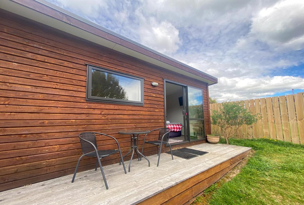 Lake Hawea Cabin With Mountain Views- Outdoor Bath! Екстер'єр фото