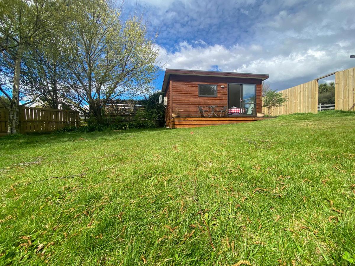 Lake Hawea Cabin With Mountain Views- Outdoor Bath! Екстер'єр фото